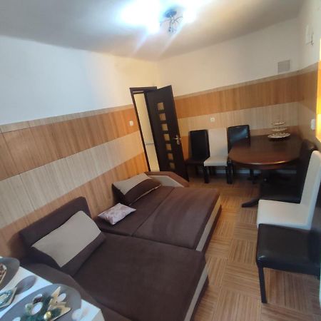 ホテル Central House Curtea de Argeş エクステリア 写真